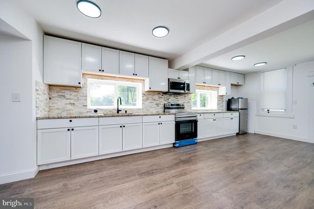 374 FISHER DAM RD, Hamburg, PA 19526