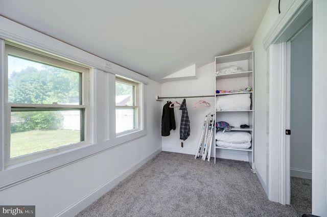 374 FISHER DAM RD, Hamburg, PA 19526