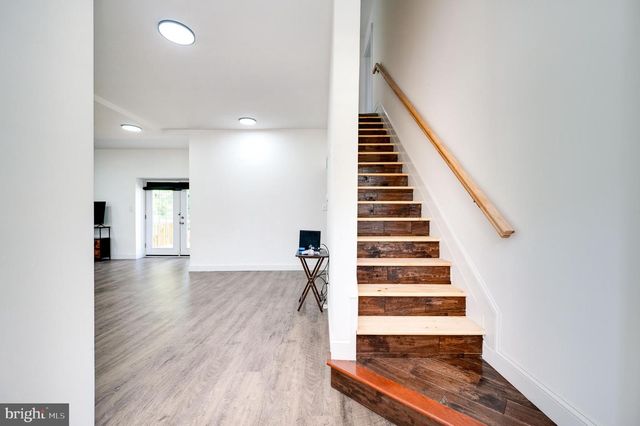 374 FISHER DAM RD, Hamburg, PA 19526