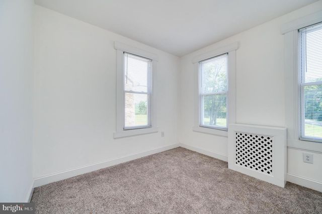 374 FISHER DAM RD, Hamburg, PA 19526