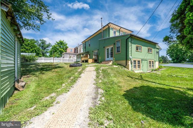 374 FISHER DAM RD, Hamburg, PA 19526