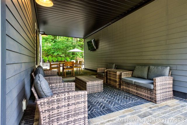 702 Lake Street, Saugatuck, MI 49453