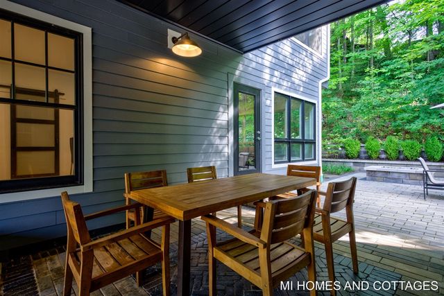 702 Lake Street, Saugatuck, MI 49453