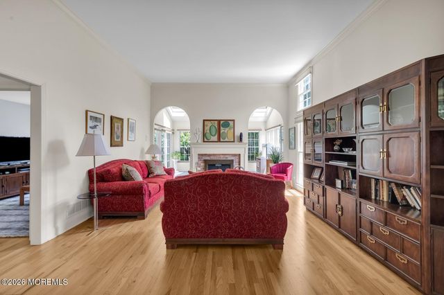 11 Old Farm Road, Little Silver, NJ 07739