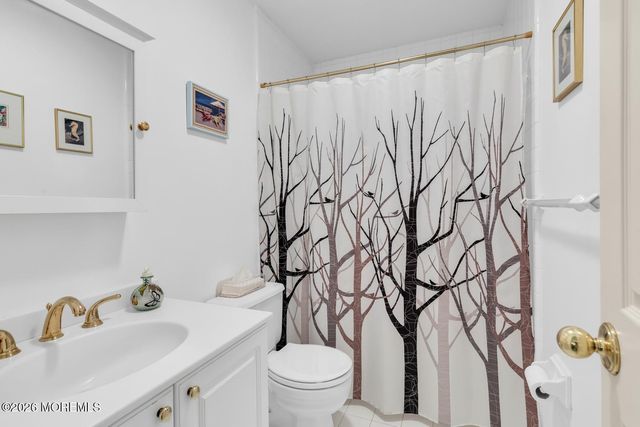 11 Old Farm Road, Little Silver, NJ 07739