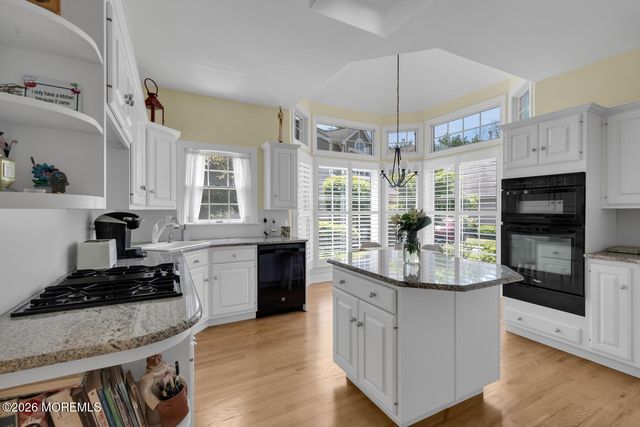 11 Old Farm Road, Little Silver, NJ 07739