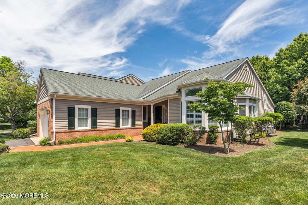 11 Old Farm Road, Little Silver, NJ 07739