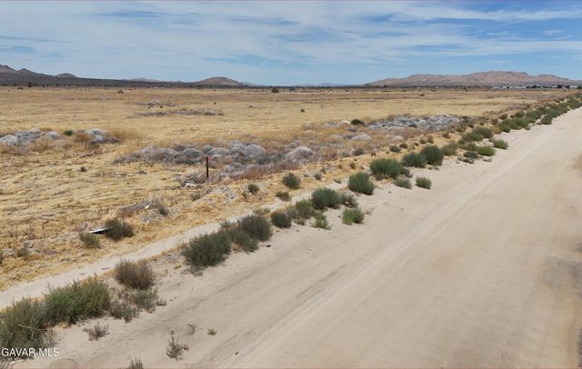 E Ave Q, Palmdale, CA 93591