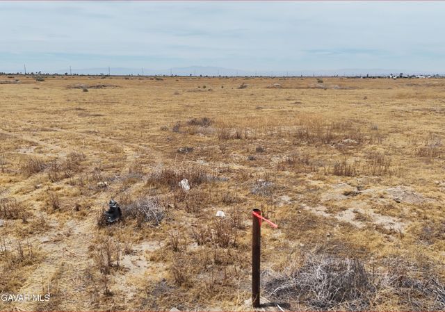 E Ave Q, Palmdale, CA 93591