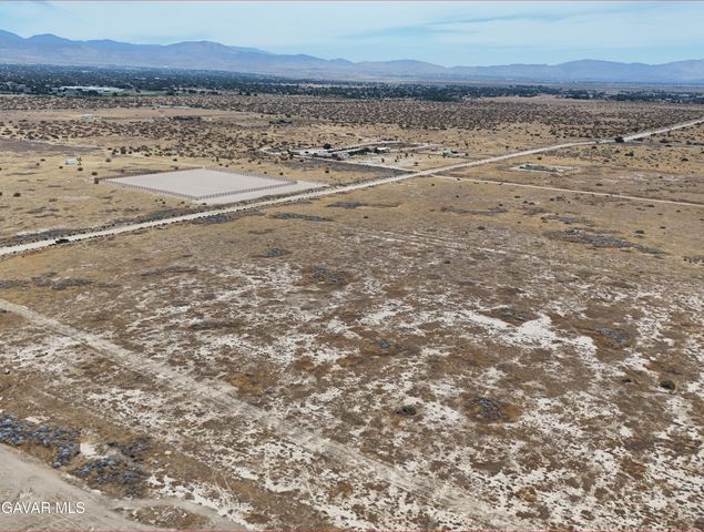 E Ave Q, Palmdale, CA 93591