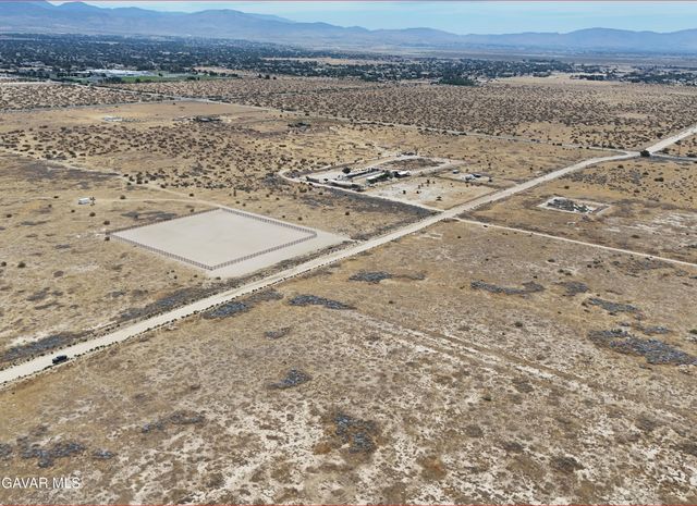 E Ave Q, Palmdale, CA 93591