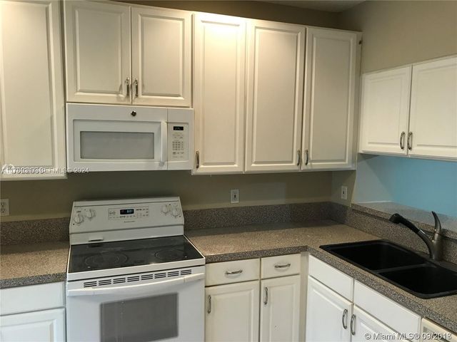 5138 Palmbrooke Circle, West Palm Beach, FL 33417