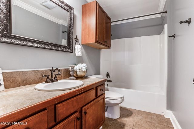 136 Legend Creek Drive, Youngsville, LA 70592