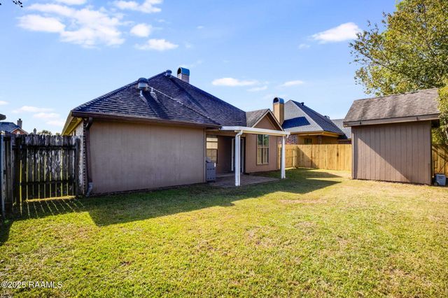 136 Legend Creek Drive, Youngsville, LA 70592