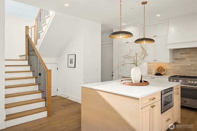 12603 NE 80th Street, Kirkland, WA 98033
