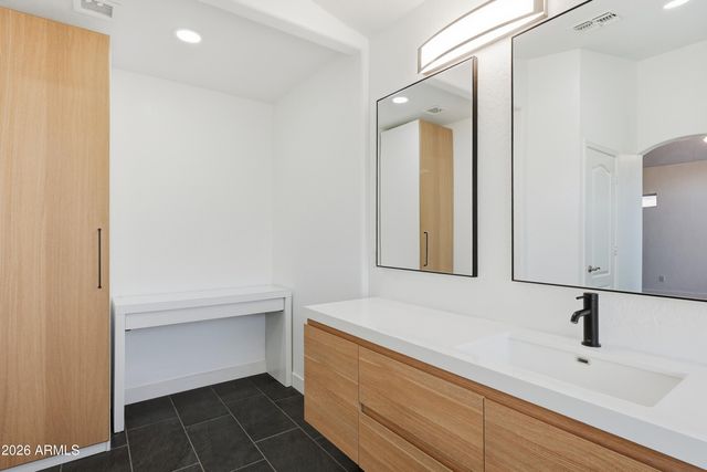 1432 E BEHREND Drive, Phoenix, AZ 85024