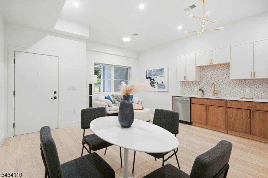 643 S 10Th St, Newark City, NJ 07108 — photo 4