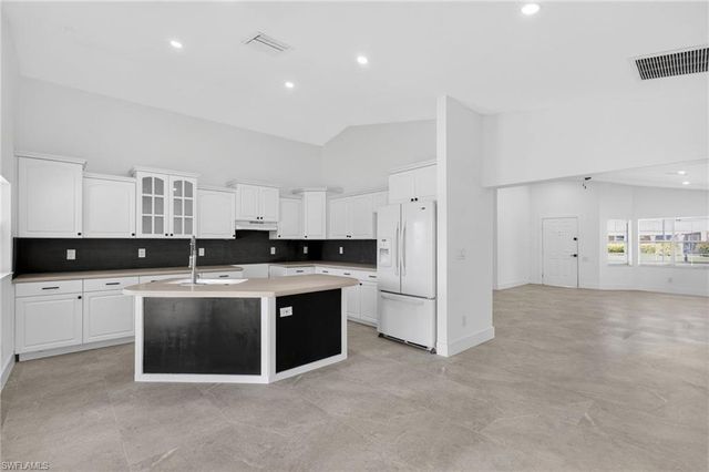 226 SE 6th TER, Cape Coral, FL 33990