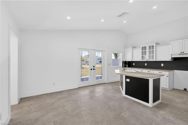 226 SE 6th TER, Cape Coral, FL 33990