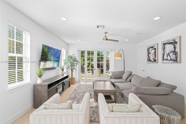 1117 NE 18th Ave 2, Fort Lauderdale, FL 33304