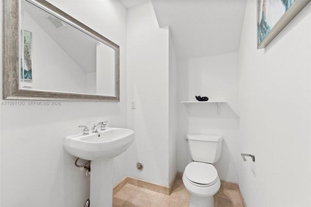 1117 NE 18th Ave 2, Fort Lauderdale, FL 33304