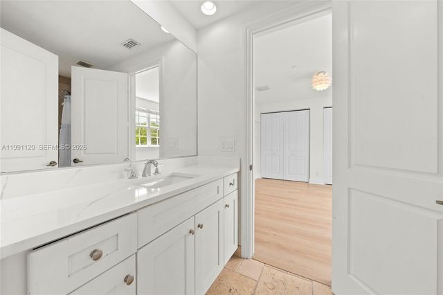 1117 NE 18th Ave 2, Fort Lauderdale, FL 33304