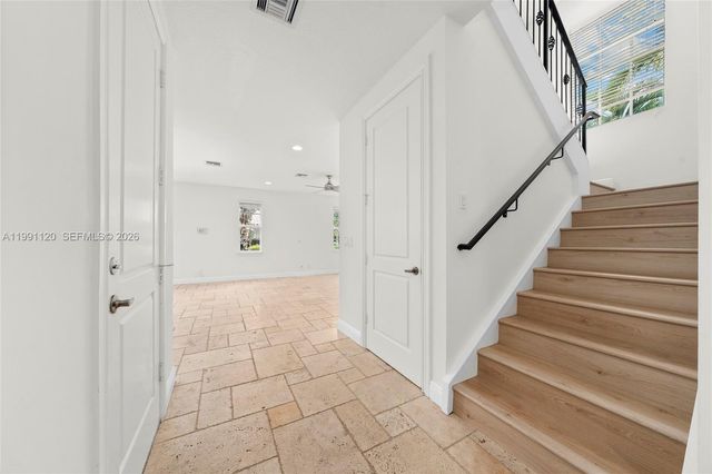 1117 NE 18th Ave 2, Fort Lauderdale, FL 33304