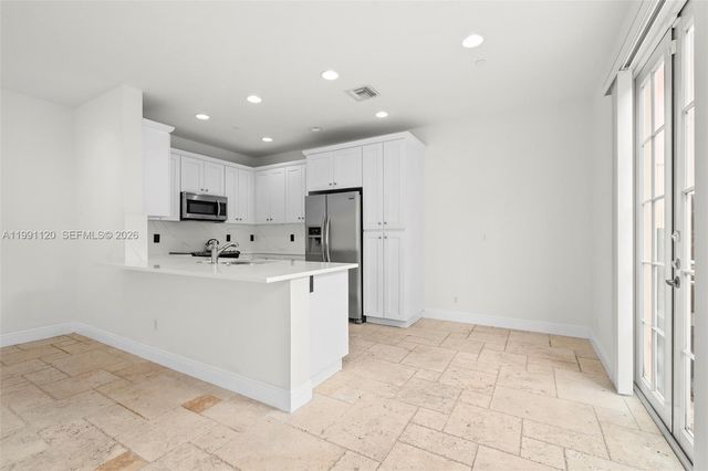 1117 NE 18th Ave 2, Fort Lauderdale, FL 33304