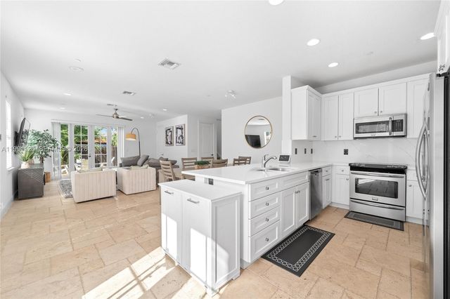 1117 NE 18th Ave 2, Fort Lauderdale, FL 33304