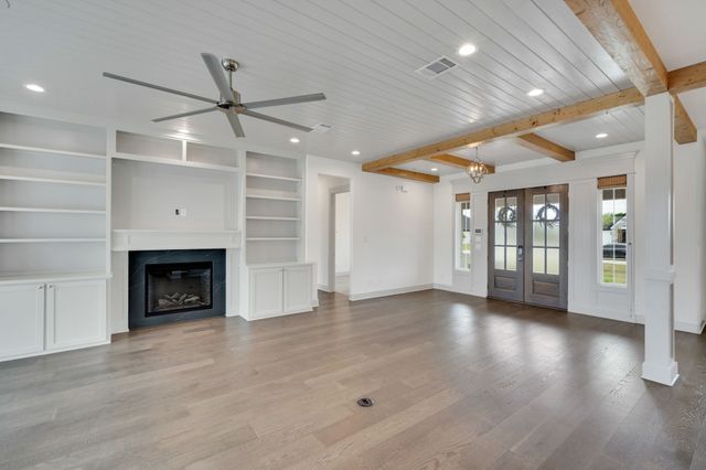 140 Farish Lane, Waxahachie, TX 75167