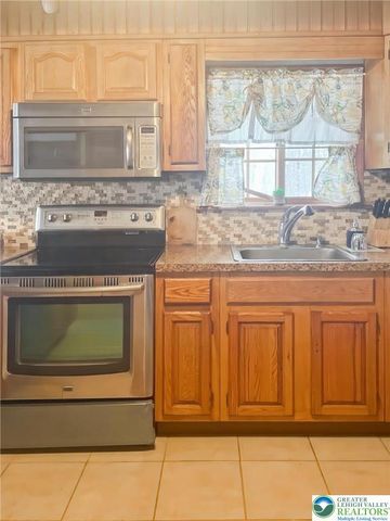 6156 Kansa Road, Middle Smithfield Twp, PA 18302