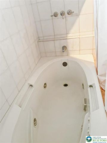 6156 Kansa Road, Middle Smithfield Twp, PA 18302