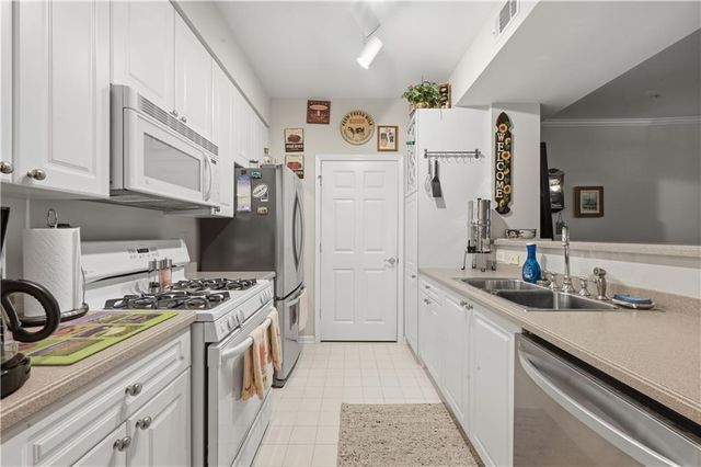424 Lindbergh Drive NE 205, Atlanta, GA 30305