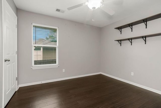 612 MCKENNA Street, Louisburg, KS 66053
