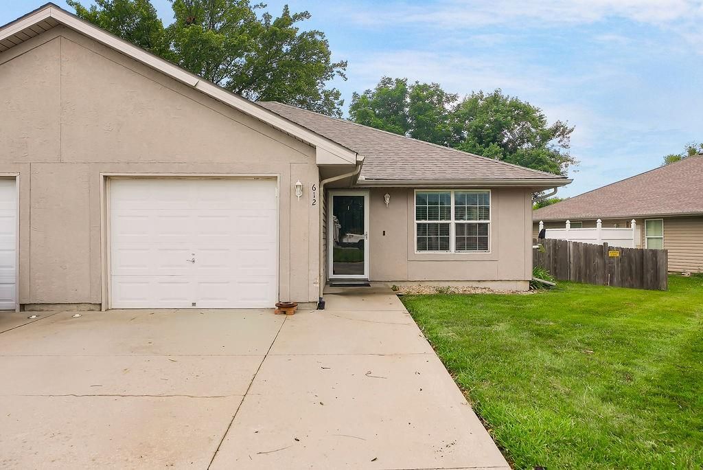 612 MCKENNA Street, Louisburg, KS 66053