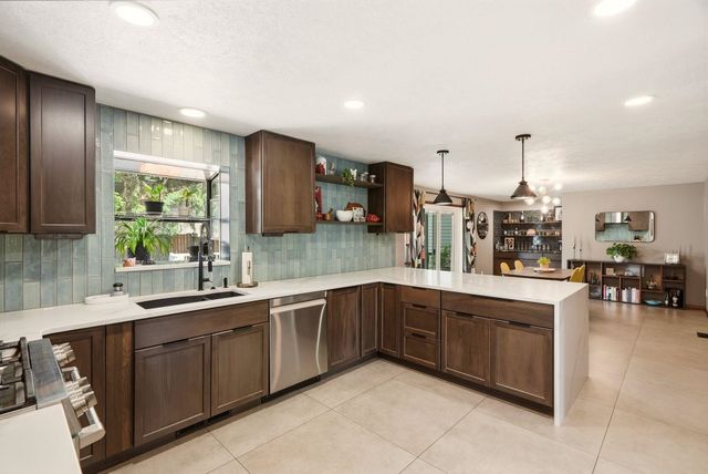 6110 W Ridgecrest Dr, Spokane, WA 99208