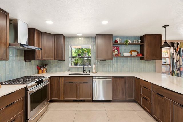 6110 W Ridgecrest Dr, Spokane, WA 99208