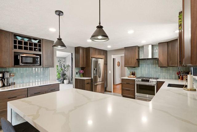 6110 W Ridgecrest Dr, Spokane, WA 99208