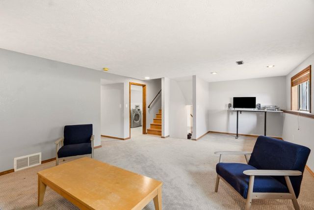 6110 W Ridgecrest Dr, Spokane, WA 99208