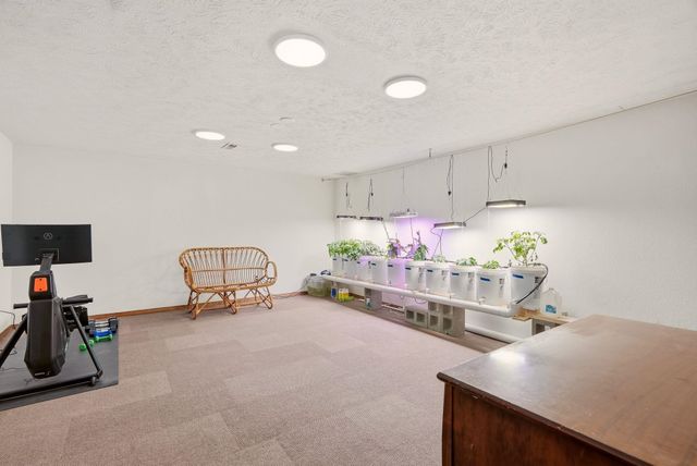 6110 W Ridgecrest Dr, Spokane, WA 99208