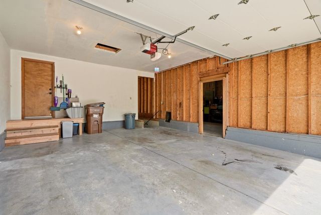 6110 W Ridgecrest Dr, Spokane, WA 99208
