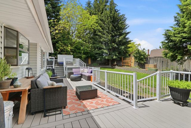 6110 W Ridgecrest Dr, Spokane, WA 99208
