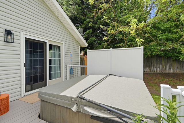 6110 W Ridgecrest Dr, Spokane, WA 99208