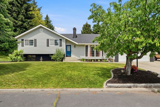 6110 W Ridgecrest Dr, Spokane, WA 99208