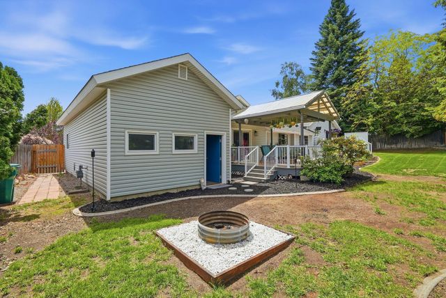 6110 W Ridgecrest Dr, Spokane, WA 99208