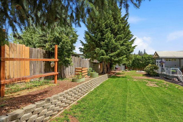 6110 W Ridgecrest Dr, Spokane, WA 99208