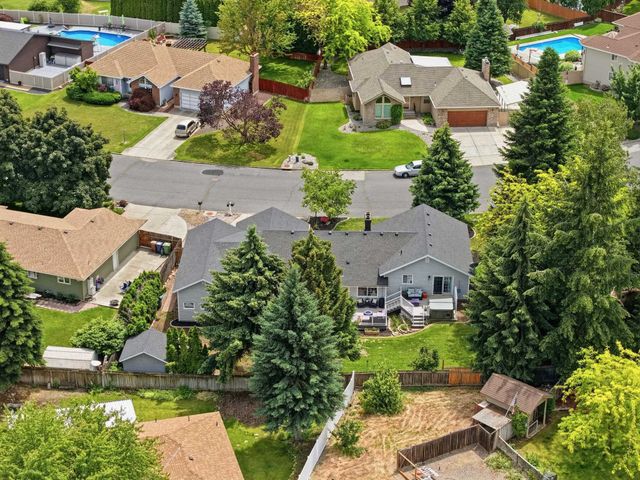 6110 W Ridgecrest Dr, Spokane, WA 99208