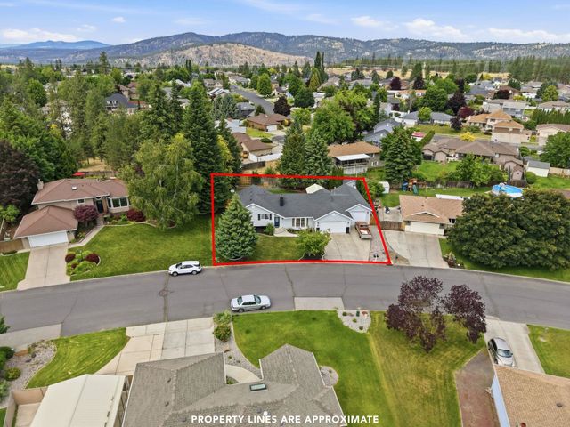 6110 W Ridgecrest Dr, Spokane, WA 99208