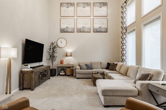 7165 Fox Hollow Ridge, Zionsville, IN 46077