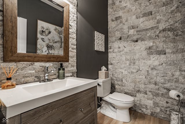 7165 Fox Hollow Ridge, Zionsville, IN 46077